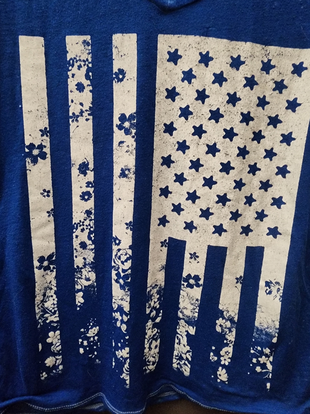 Fifth Sun Royal Blue Short Sleeve Tee with White Floral Flag Print Womens Medium